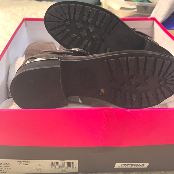 VINCE CAMUTO SUEDE BOOTS IN SLATE GRAY NWT! NEW WITH BOX SIZE 6.5 - Picture 5 of 7